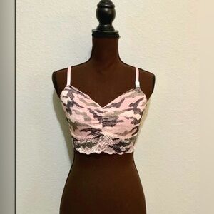 NWTS *** PINK Victoria’s Secret PINK CAMO BRALETTE/ SIZE -LARGE